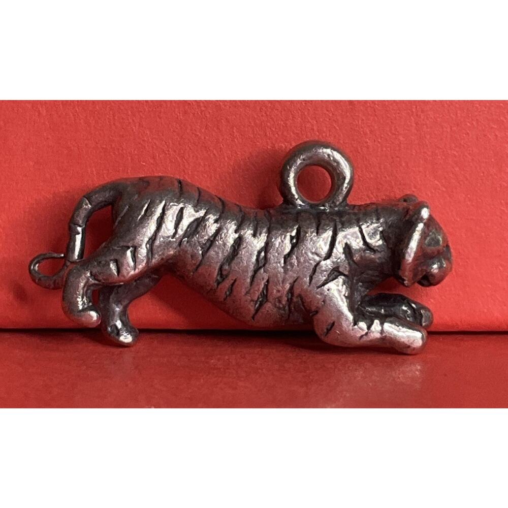 Retired James Avery 3D Tiger Sterling Silver 925 Charm - Picture 8 of 9